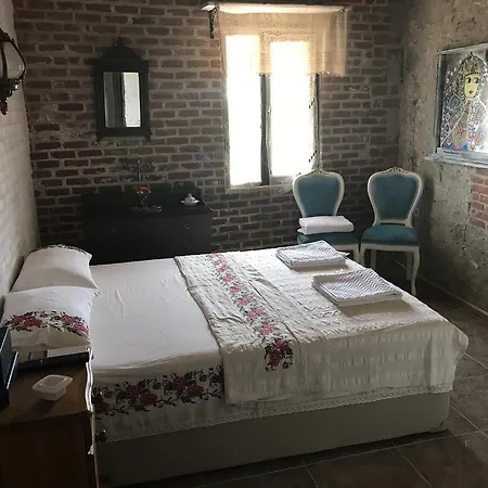 Yeni Carohori Butik Ayvalı